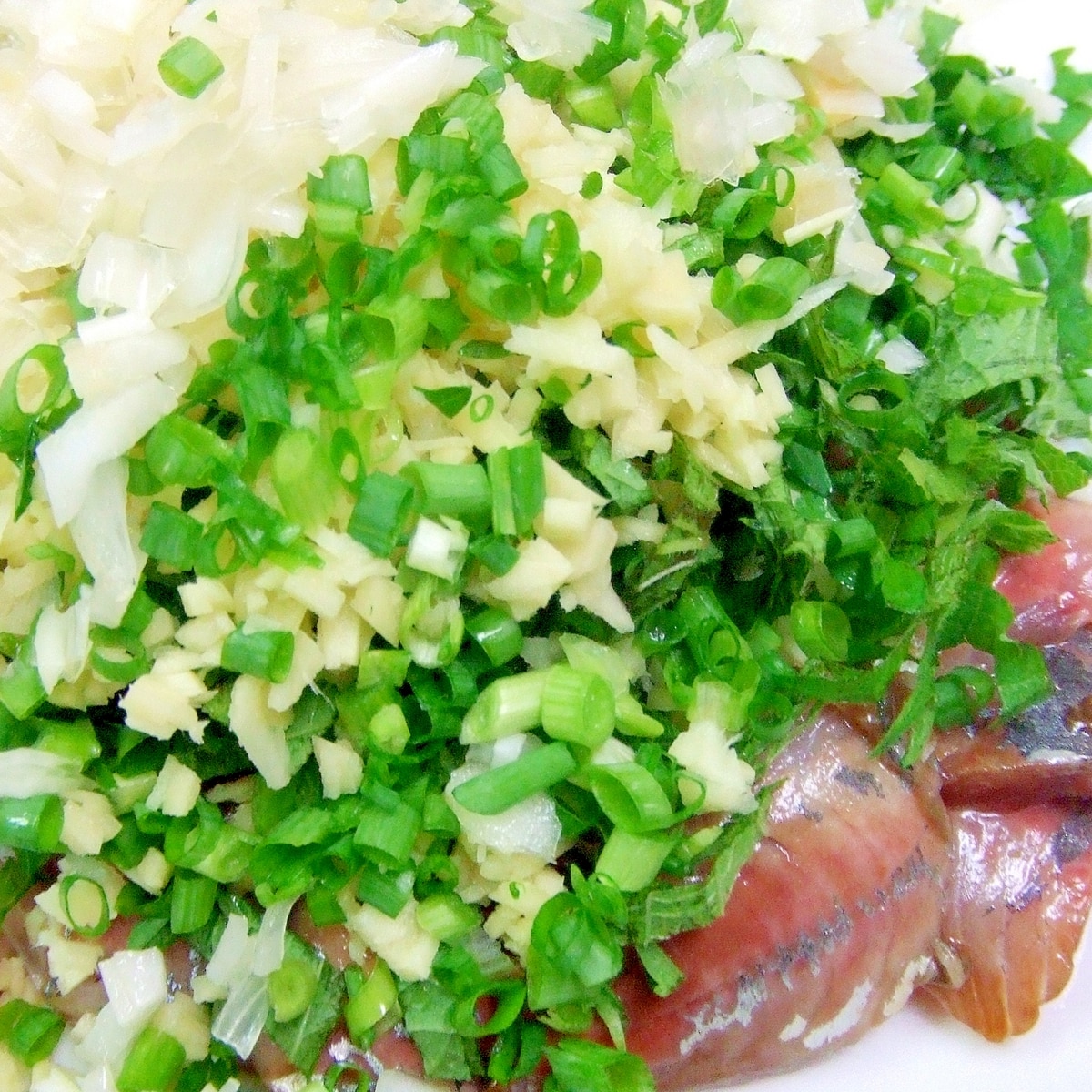 もりもり薬味で醤油洗い鯵の刺身 ルンルン臭みなし鯵 レシピ 作り方 By Iihi009 楽天レシピ もりもり薬味で醤油洗い鯵の刺身 ルンルン臭みなし鯵 レシピ 作り方 By Iihi009 楽天レシピ